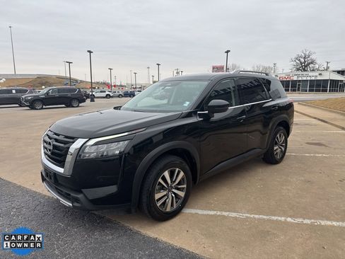 Used 2025 Nissan Pathfinder SL AWD/4WD image 7
