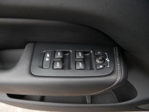 Used 2023 Volvo XC60 T8 Ultimate w/ Climate Package image 16