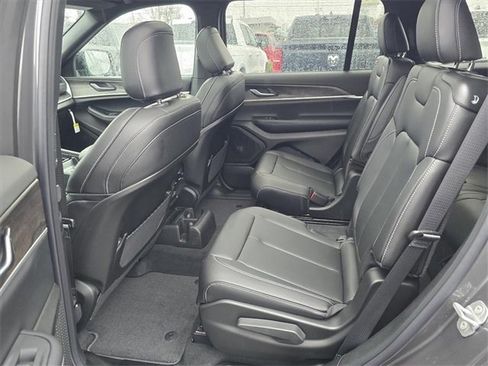 New 2025 Jeep Grand Cherokee L Limited image 5