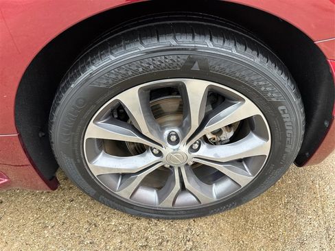 Used 2017 Chrysler Pacifica Limited FWD image 28