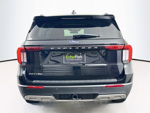 Used 2025 Ford Explorer Active w/ Active Comfort Package RWD image 7