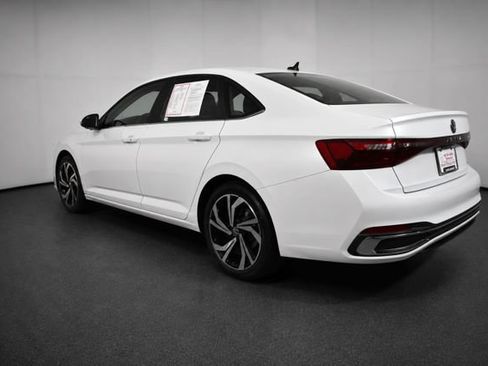 Used 2025 Volkswagen Jetta SEL FWD image 6