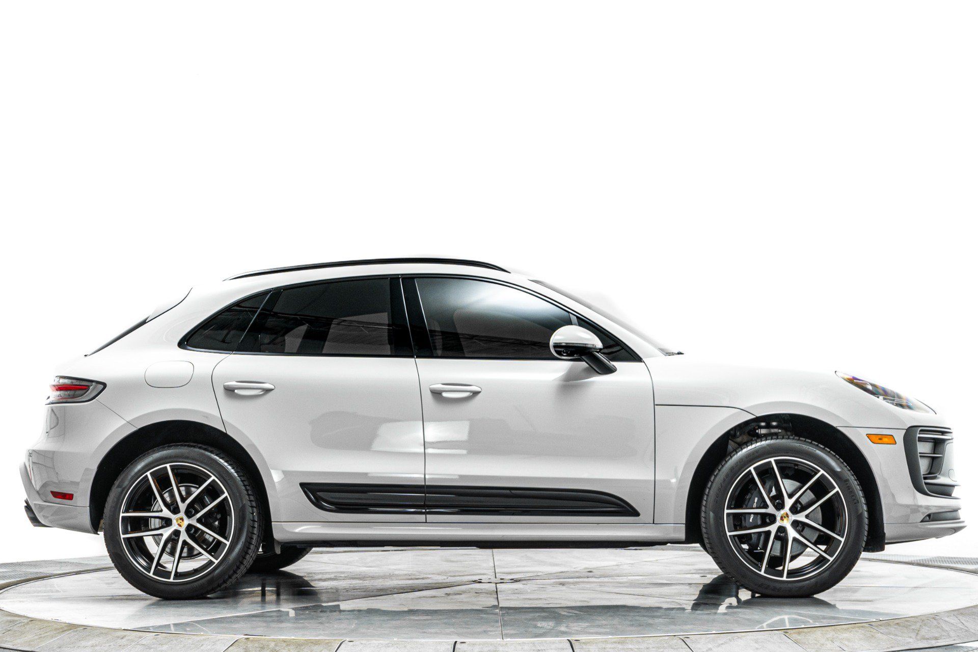 Used 2026 Porsche Macan AWD/4WD image 48