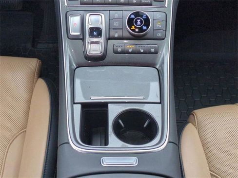 Used 2023 Hyundai Santa Fe Calligraphy image 22