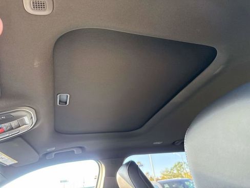 Used 2025 Jeep Grand Cherokee L Altitude RWD image 14