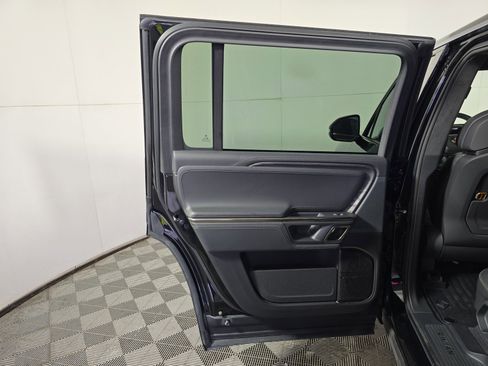 Used 2022 Rivian R1S Launch Edition image 17