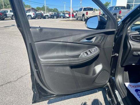 Used 2022 Buick Encore GX Essence w/ Sport Touring Package AWD/4WD image 16