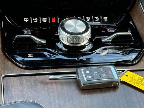 Used 2023 Jeep Grand Wagoneer L Series II image 14