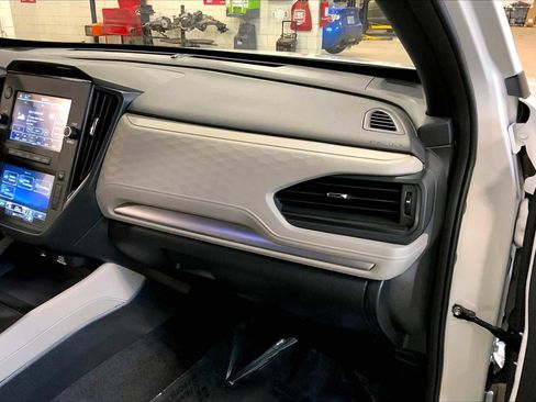 Certified 2025 Subaru Forester image 19