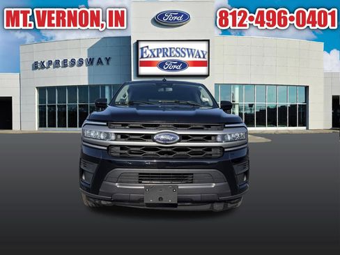Used 2024 Ford Expedition XLT image 4