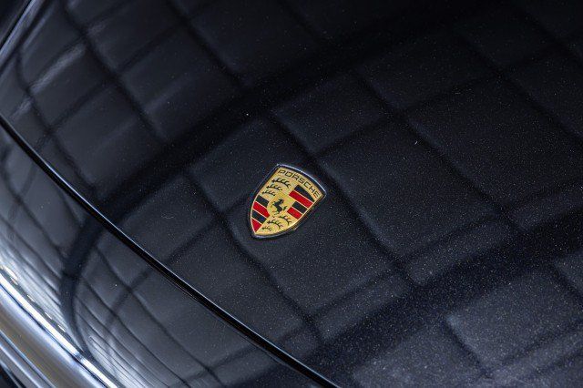 Used 2020 Porsche 911 Carrera 4S AWD/4WD image 19