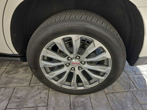 Used 2021 GMC Yukon Denali w/ Denali Premium Package image 8