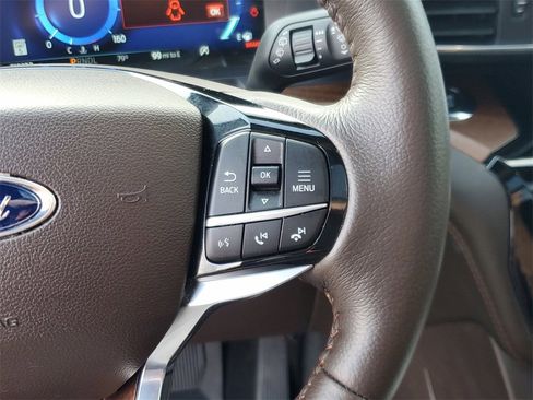 Used 2022 Ford Explorer King Ranch w/ Technology Package image 25