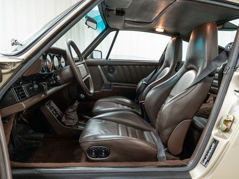 Used 1986 Porsche 911 Carrera image 16