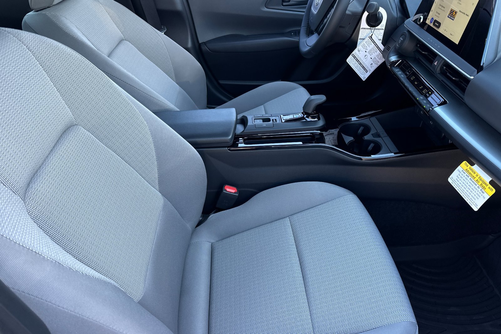 New 2027 Toyota Prius LE FWD image 15