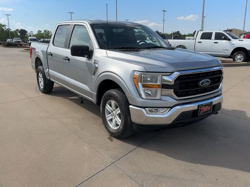 Used 2022 Ford F150 XLT image 3