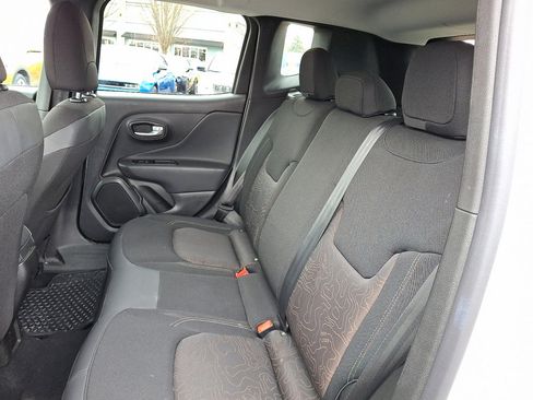 Used 2023 Jeep Renegade Latitude image 20