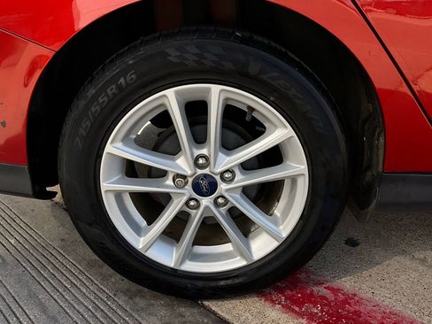 Used 2018 Ford Focus SE image 9