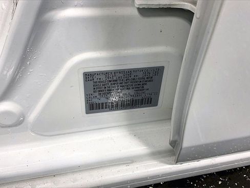 Used 2015 Nissan Sentra SL w/ SL Premium Package image 19