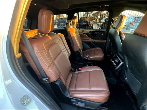 Used 2023 Lincoln Aviator Grand Touring w/ Class IV Trailer Tow Package image 35