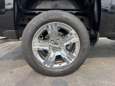 Used 2019 Chevrolet Silverado 1500 Custom w/ Custom Convenience Package AWD/4WD image 23