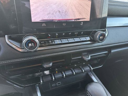 Used 2023 Chevrolet Colorado LT w/ LT Convenience Package II image 32