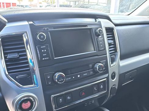 Used 2019 Nissan Titan PRO-4X w/ Pro-4x Convenience Package image 15
