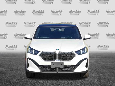 Certified 2025 BMW X2 xDrive28i w/ Premium Package image 3