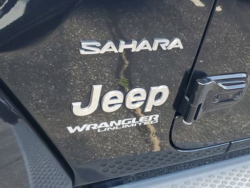 Used 2020 Jeep Wrangler Unlimited Sahara AWD/4WD image 28