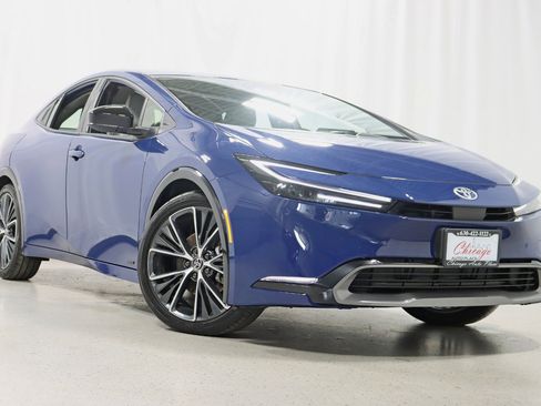 Used 2026 Toyota Prius XLE AWD/4WD image 7