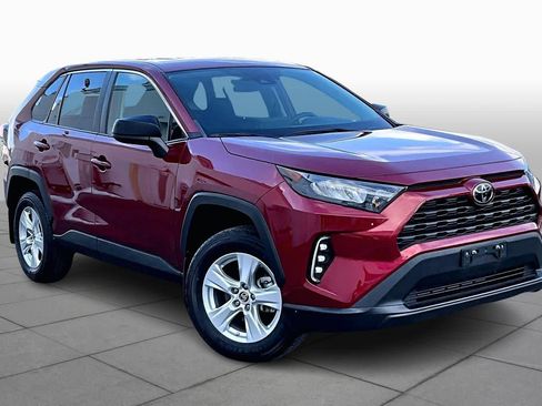 Used 2022 Toyota RAV4 LE image 3