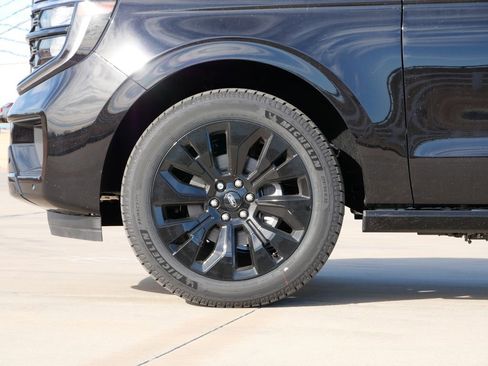 New 2025 Ford Expedition Max Platinum w/ Stealth Appearance Package image 9