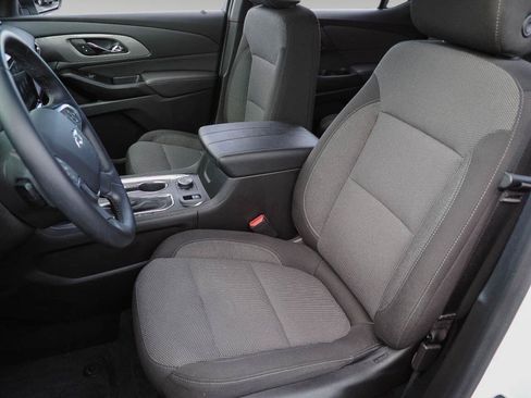 Certified 2023 Chevrolet Traverse LT FWD image 22