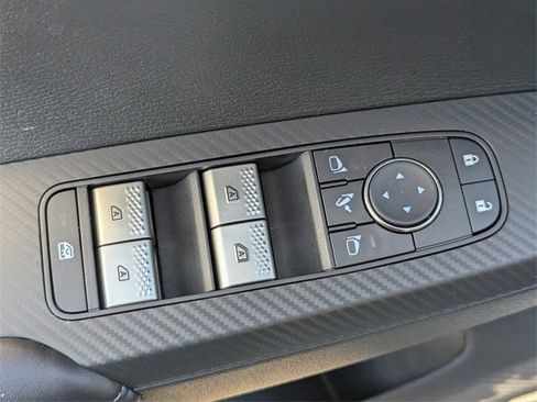 New 2025 Mitsubishi Outlander SEL image 13