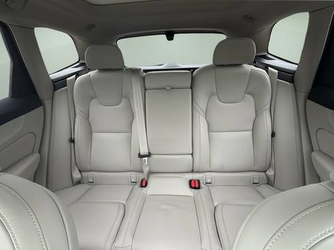 Used 2025 Volvo XC60 B5 Ultra w/ Protection Package Premier AWD/4WD image 11