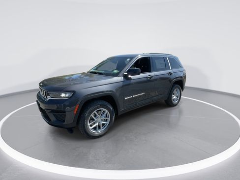 New 2025 Jeep Grand Cherokee Laredo X image 8
