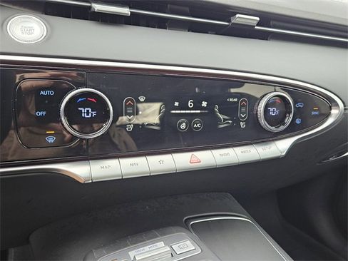 Used 2025 Genesis GV70 2.5T w/ Advanced Package image 23