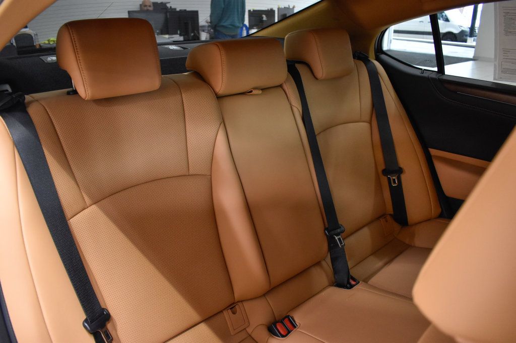 Used 2025 Lexus ES 350 w/ Premium Package FWD image 28