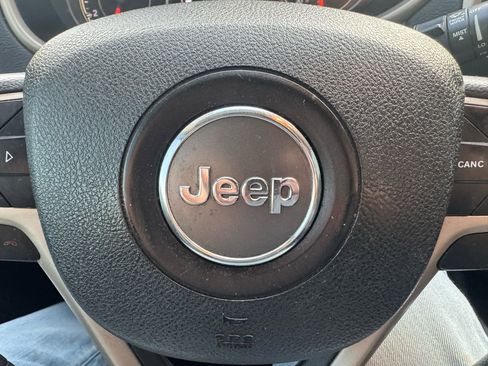 Used 2018 Jeep Cherokee Latitude image 19