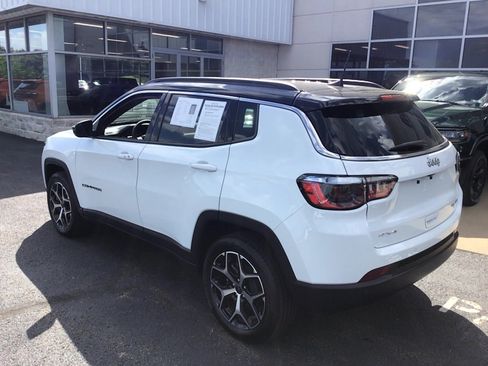 Certified 2026 Jeep Compass Limited AWD/4WD image 6