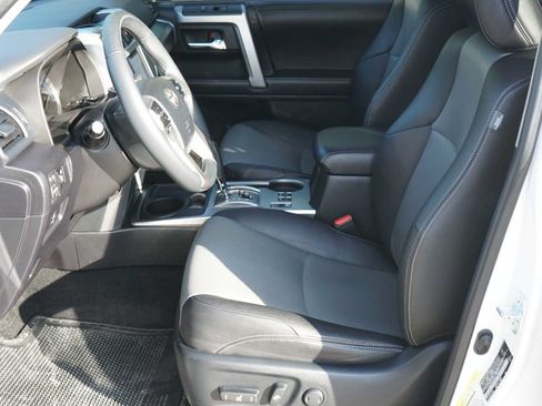 Used 2016 Toyota 4Runner SR5 Premium RWD image 7