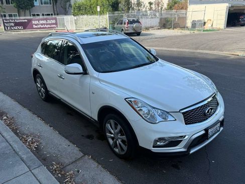 Used 2016 INFINITI QX50 AWD w/ Premium Package image 10