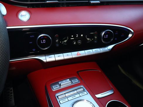 Used 2023 Genesis GV70 2.5T w/ Sport Prestige Package image 28