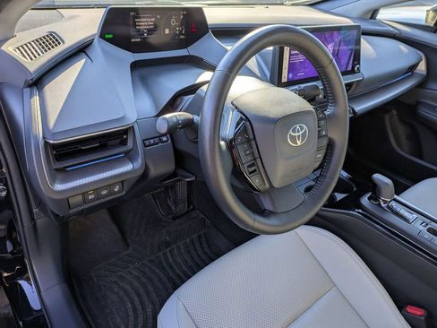 Used 2023 Toyota Prius XLE image 9