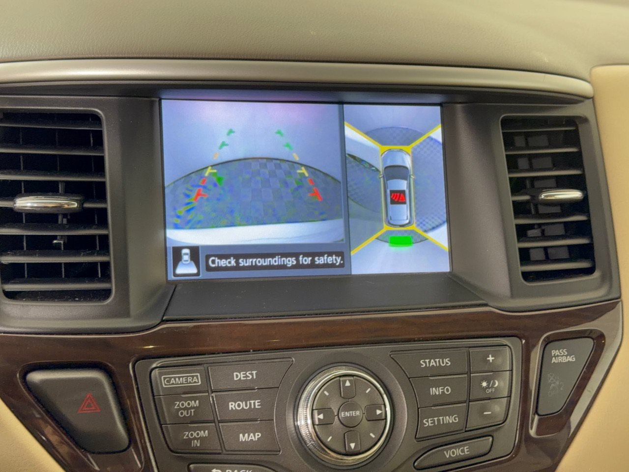 Used 2015 Nissan Pathfinder Platinum FWD image 27