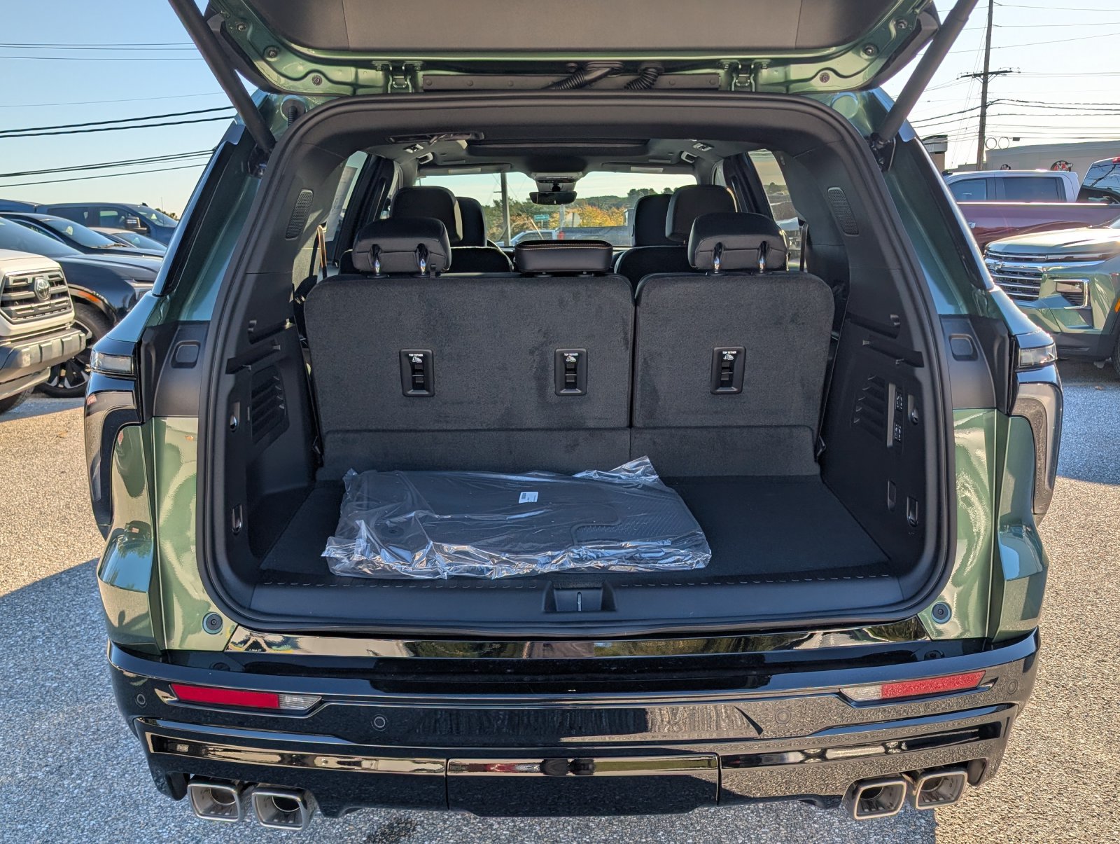 New 2027 Chevrolet Traverse High Country w/ LPO, Floor Liner Package AWD/4WD image 11