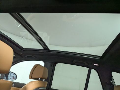 New 2026 BMW X5 xDrive50e image 9