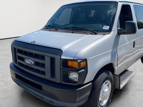 Used 2011 Ford E-350 and Econoline 350 XL RWD image 12