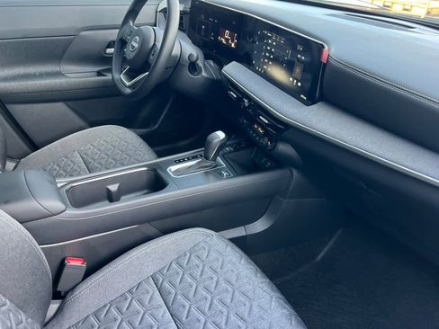 New 2026 Nissan Kicks SV image 18