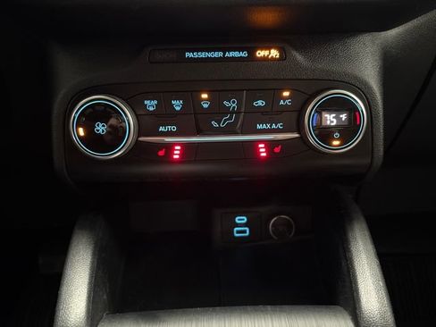 Used 2020 Ford Escape SE image 39